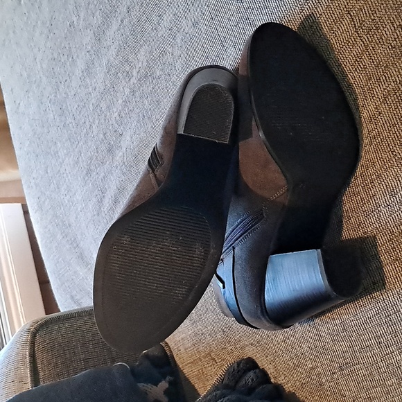 LimeLight "Jena" Vegan  (Heel is a coffee brown/looks light 1st pi - Picture 7 of 10